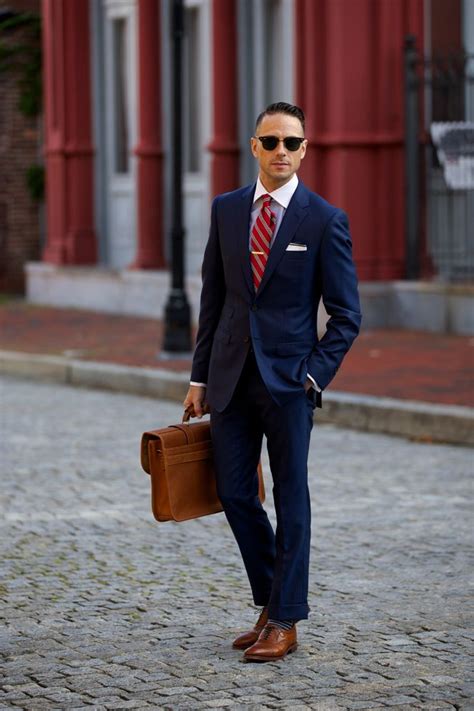 can you wear brown shoes with a navy blue suit